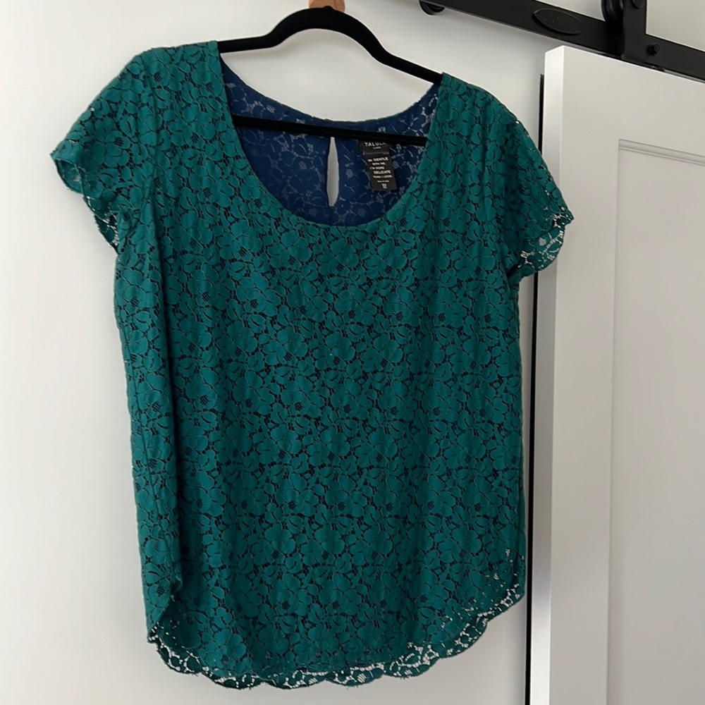 Aritzia lace blouse